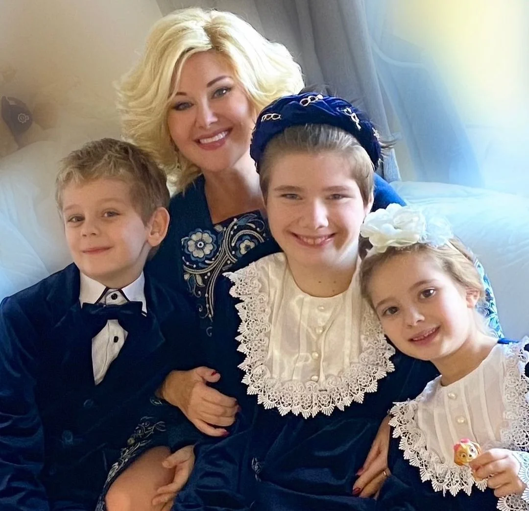 Дочь Кати Бужинской — кто она и как выглядит, что делает ?