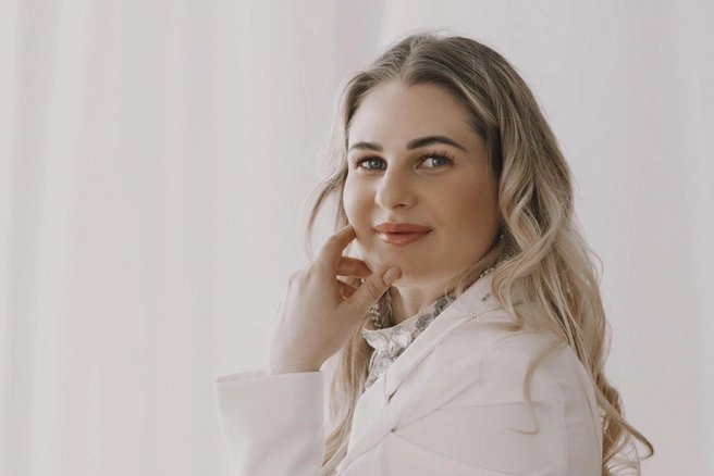 Дочь Александр Шишинин — кто она и как выглядит, что делает ?