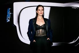 Дочь Джона Траволты — кто она и как выглядит, что делает ?