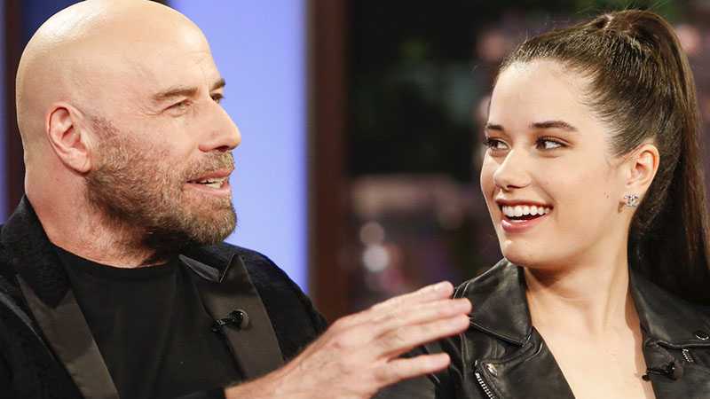 iz-utenka-v-prekrasnuyu-lebed-kak-pohoroshela-doch-dzhona-travolty-1