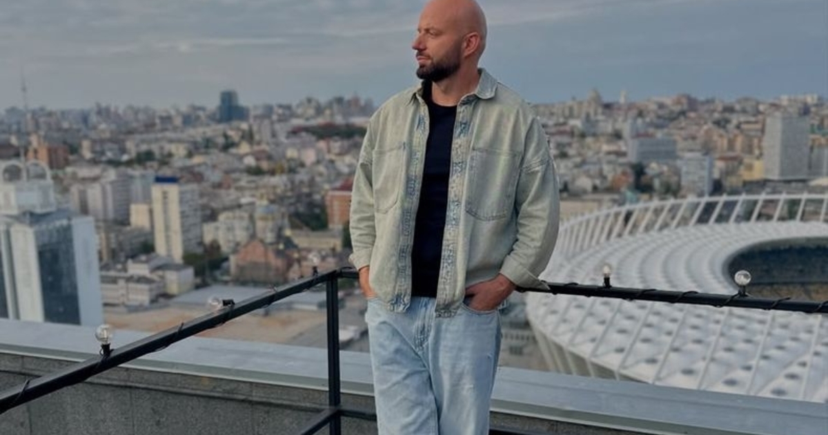 Слава Демин показал архивное фото с бывшей женой и сыном