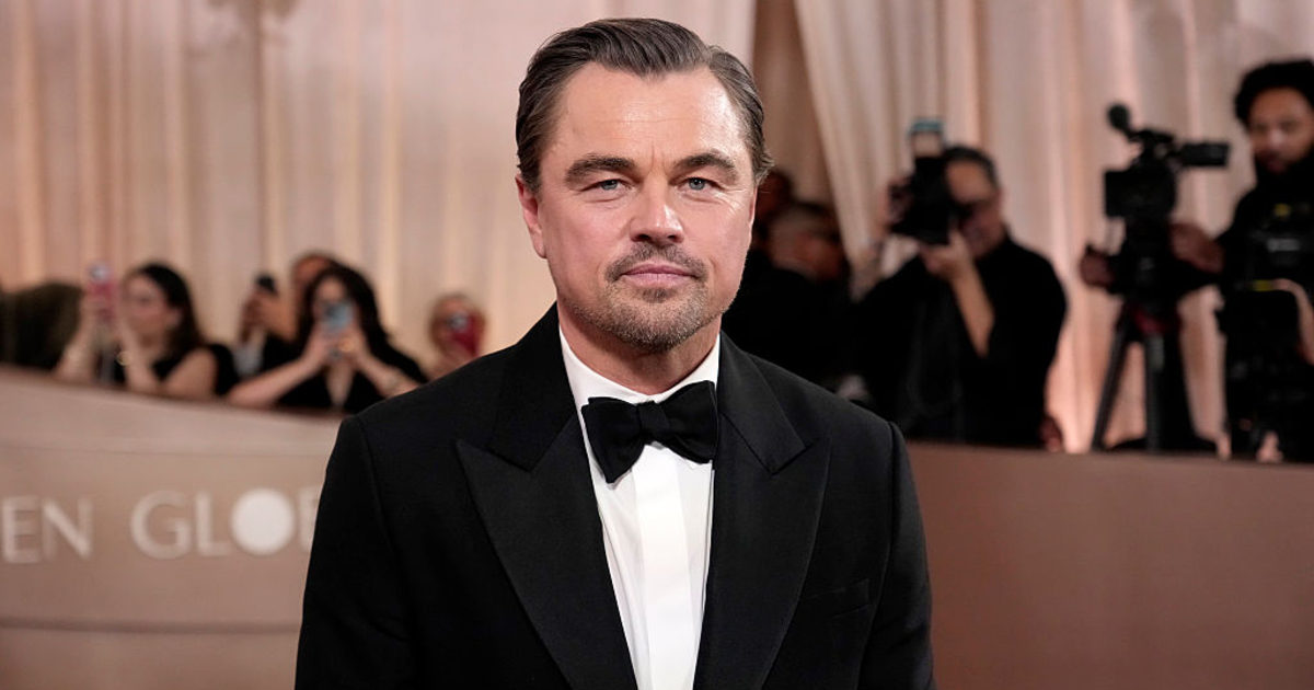 Ди Каприо посетил «Золотой глобус-2026» в компании 82-летней мамы