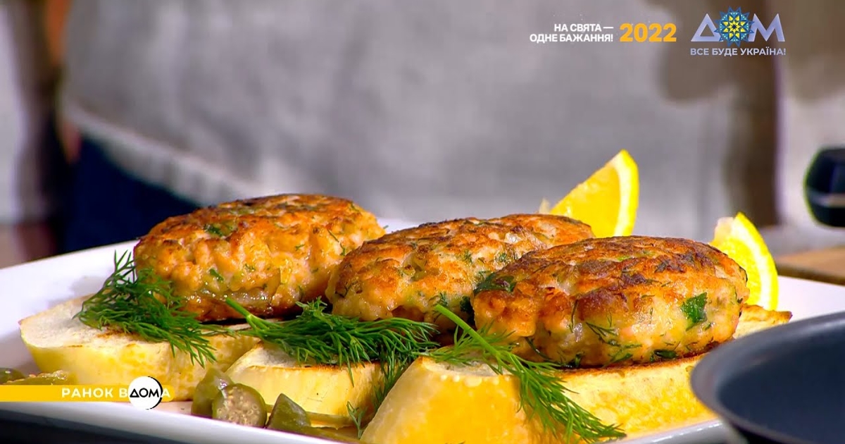 Невероятно нежные котлеты из лосося к новогоднему столу: пошаговый рецепт