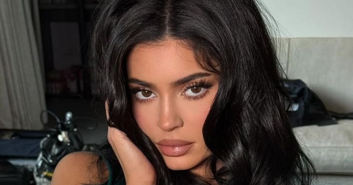 Кайли Дженнер заявила, что лечилась от боли в спине стволовыми клетками