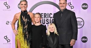 2022 American Music Awards - Arrivals