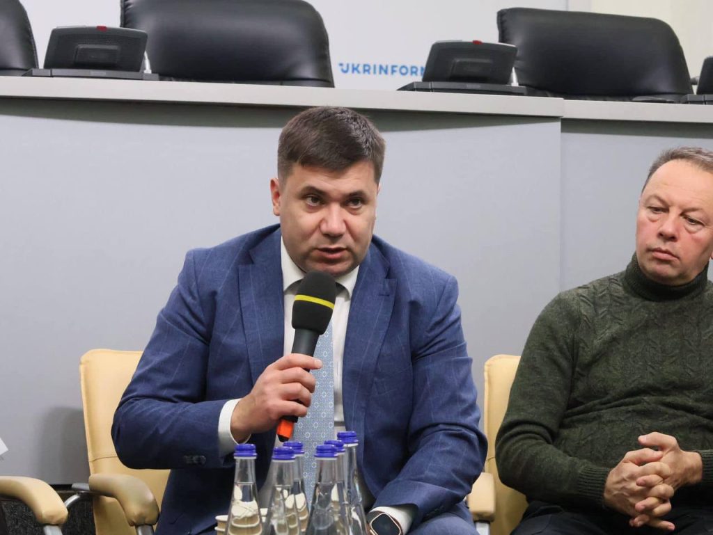 Андрій Вітренко Батьки: биография, карьера и личная жизнь